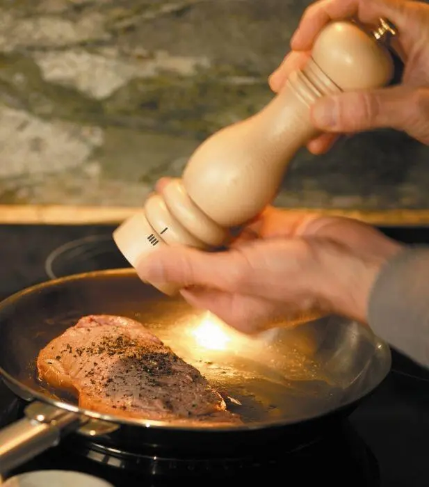 PEUGEOT Pfeffermühle Paris Chocolat Mit Justierbarem Mahlgrad – Bild 5